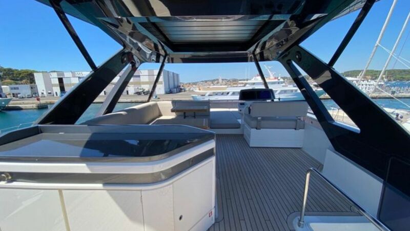 FERRETTI 720